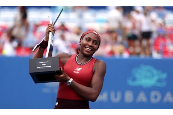 अमेरिकेची कोको गॉफ अजिंक्य America's Coco Gough is invincible