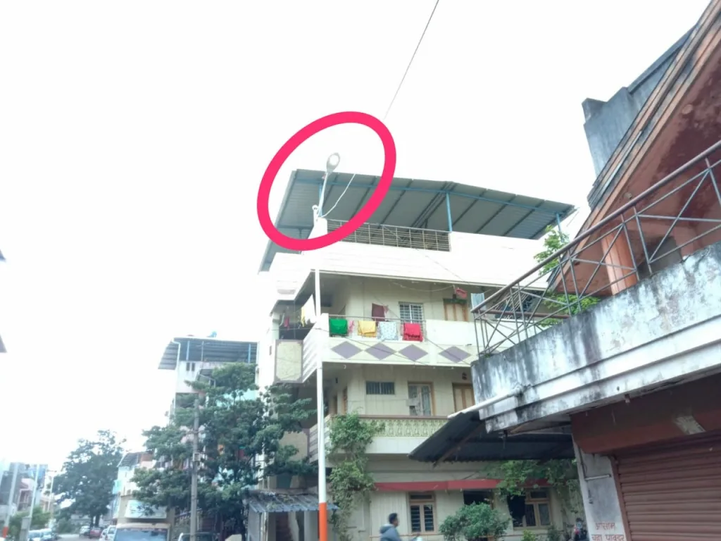 The street lamp continues even during the day in Shastrinagar