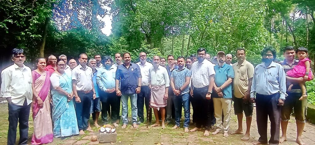 The example of Ranganath Kalashavkar should be followed by other district members