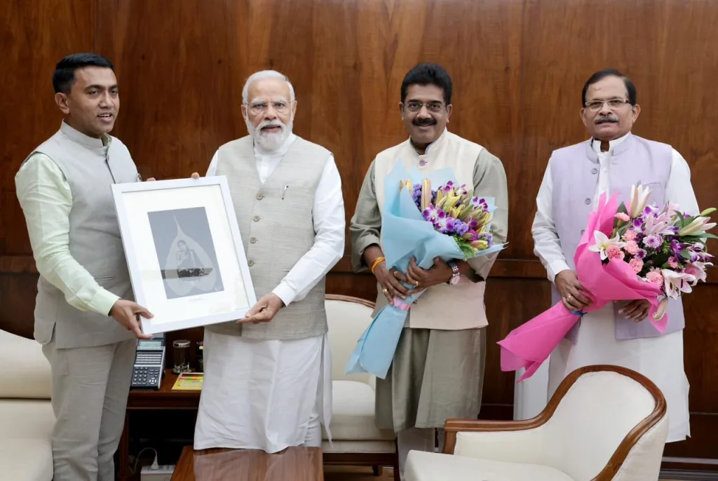 गोव्यातील नेत्यांनी घेतली पंतप्रधानांची भेट the-leaders-of-goa-met-the-prime-minister