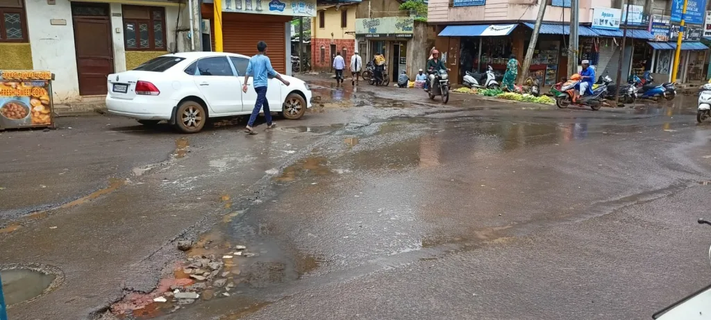 Sewage road in Jalgar Galli