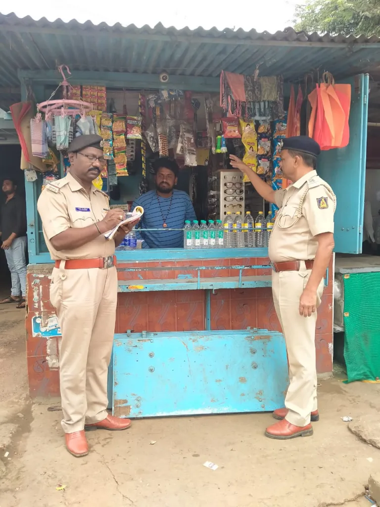 शैक्षणिक संस्थांनजीकच्या पान दुकानांवर कारवाई Action on pan shops near educational institutions