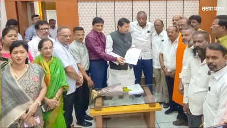 Kolhapur : जिल्हाधिकाऱ्यांची बदली दहा दिवसात न झाल्यास मराठ्यांच्या रोषाला तयार रहा collector transferred the wrath Marathas