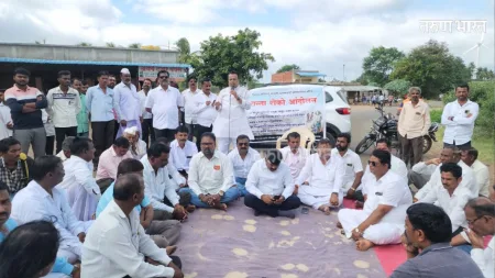 Sangli : म्हैसाळ योजनेचे पाणी सोडाण्यासाठी देवनाळ येथे रास्ता रोको आंदोलन Mhaisal water scheme