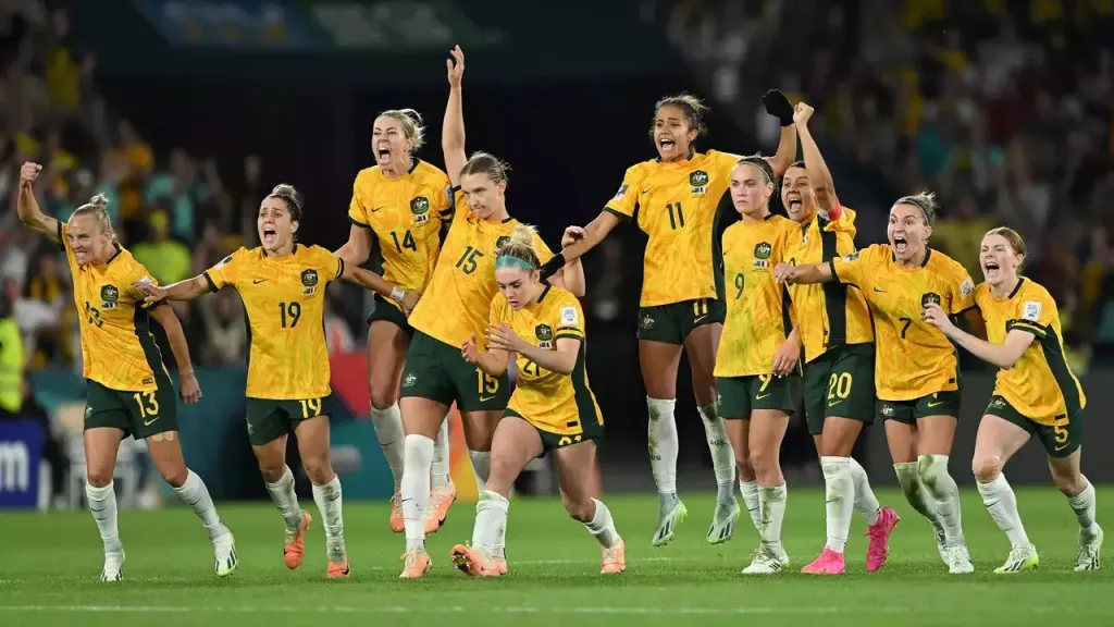 Australia, England entered the semi-finals