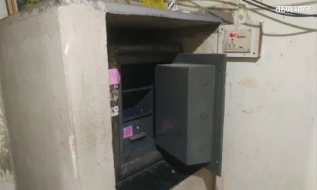 Kolhapur Breaking : केडीसीसी बँकेच्या नांगनूर शाखेवर दरोडा; 14 लाखांवर डल्ला; एकाच गावात, एकाच ठिकाणी तीन चोऱ्या KDCC Bank Nanganur Branch Robbery