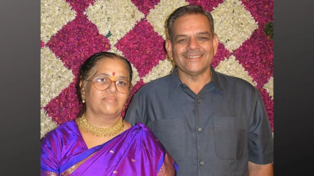 Lokmanya Tilak Award Vinayak Gadre and Vinaya Gadre