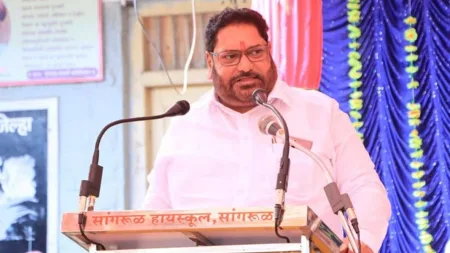 कोल्हापूर रेल्वेस्थानकाचा होणार कायापालट -संजय मंडलिक Kolhapur railway station will be transformed MP Sejay Mandlik