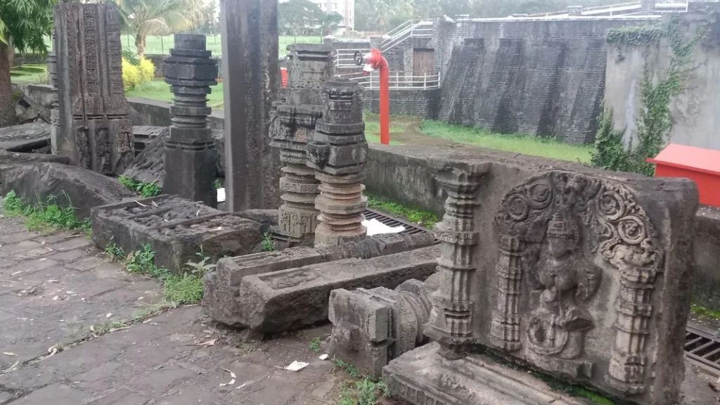 Kolhapur News : प्राचिन शिल्पांचा ठेवा शिल्प दालनात सजणार Fragments idols inscriptions carved pillars collection