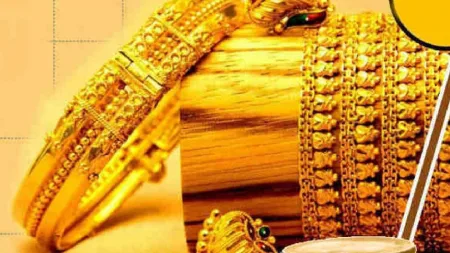 Fraud of Kukkudwadi elder by giving fake gold kolhapur crime news