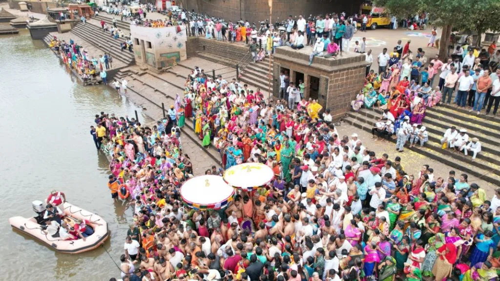 Kolhapur News : श्री अंबाबाई देवीचं अवभृत स्नान सोहळा Shri Ambabai Avbhrut bathing ceremony in kolhapur