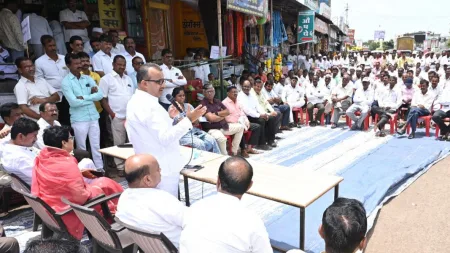 Former guardian minister came down to the masur chowk