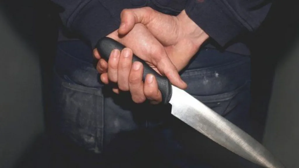 Ichalkaranjit lover cut throat with a knife The police arrested