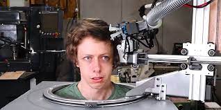 हेयरकटसाठी तयार केला रोबोट A robot designed for haircuts