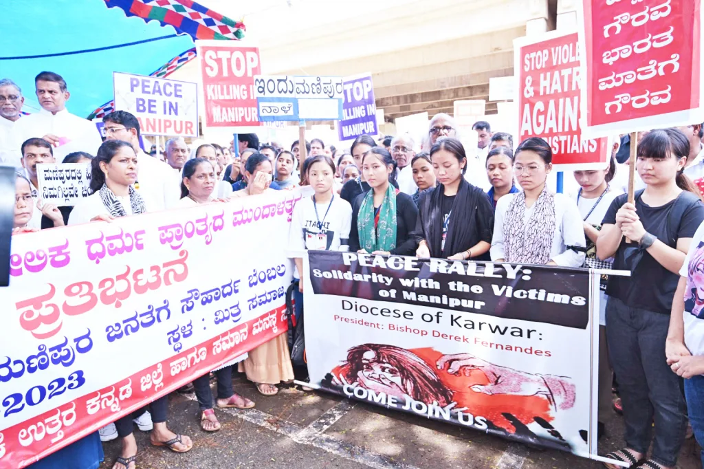 मणिपूरमधील घटनेचा कारवारमध्ये निषेध Manipur incident protests in Karwar