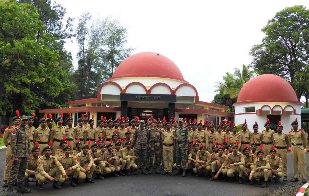 A visit to the 'Maratha Light Infantry Regimental Centre' impressed the young minds