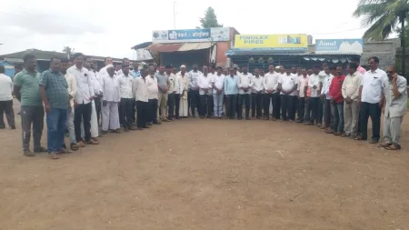 Sangli : अधिका-यांना मारहाण प्रकरणात खोटे गुन्हे दाखल केल्याच्या निषेधार्थ सावर्डे गाव कडकडीत बंद