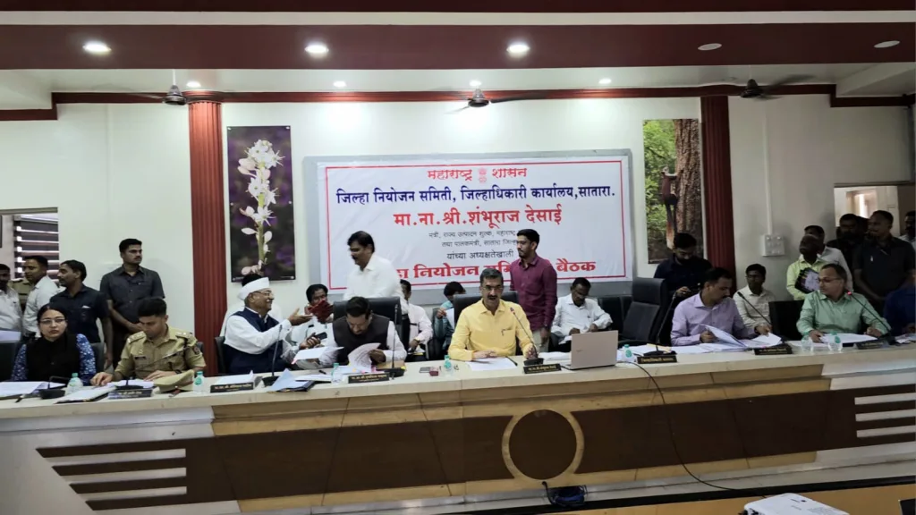 जिल्हा वार्षिक योजनेचा निधी मार्च अखेरपर्यंत शंभरटक्के खर्च करा: पालकमंत्री शंभूराज देसाई