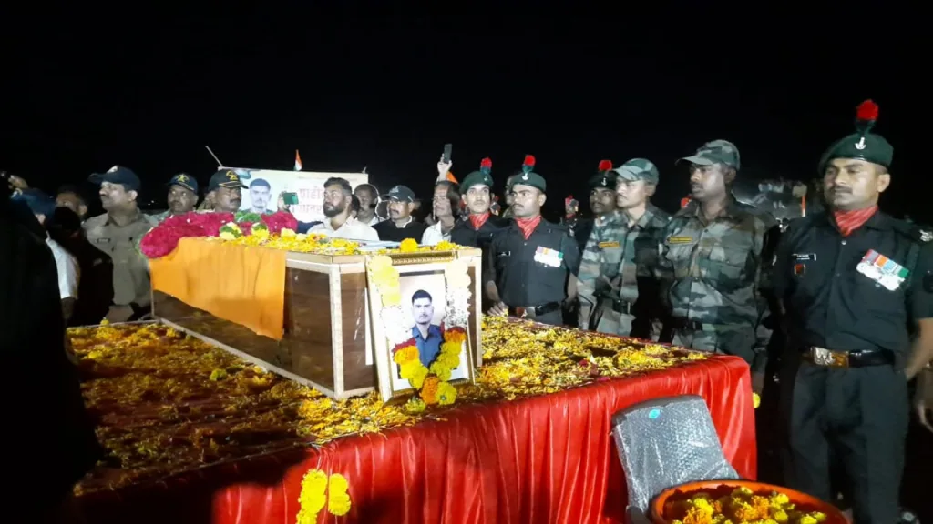 शहीद जवान वैभव भोईटे यांच्या पार्थिवावर शासकीय इतमामात राजाळे येथे अंत्यसंस्काऱ