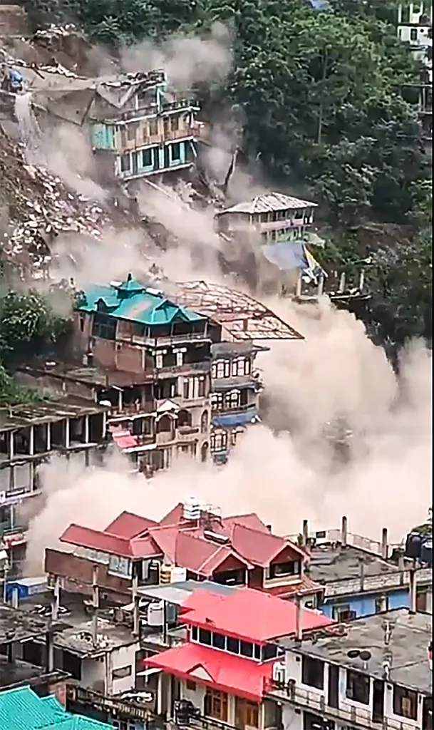 In Kullu, seven buildings collapsed in 30 seconds