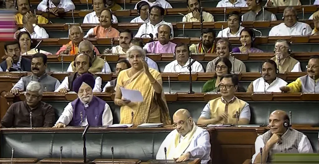 भाजपमुळेच देशाची अर्थव्यवस्था गतिमान! The country's economy is dynamic because of BJP!