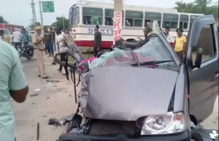 7 killed in bus-car accident in Rajasthan