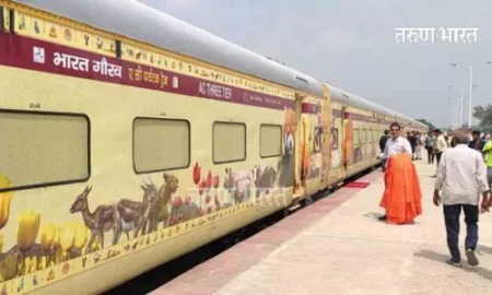 Yashvantpur-Banaras Bharat Gaurav Railway arrive Miraj