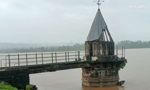 manora Kalamba lake which quenches Kalamba village
