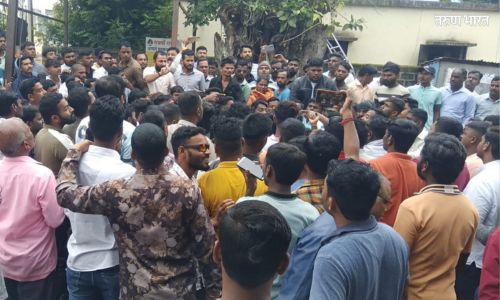 आळतेच्या ग्रामसभेत हमरीतुमरी; सत्ताधारी आणि विरोधकांची एकमेकांना शिवीगाळ आणि धक्काबुक्की Alte Gram Panchayat