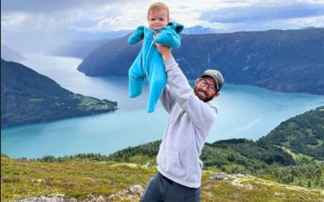 वय 11 महिने, प्रवास 23 देशांचा Age 11 months, travel to 23 countries