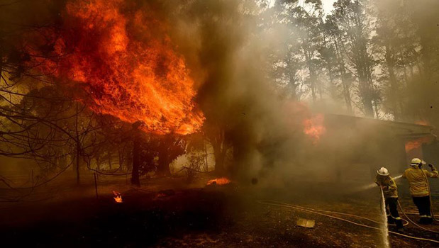 American plane crashes in Australia