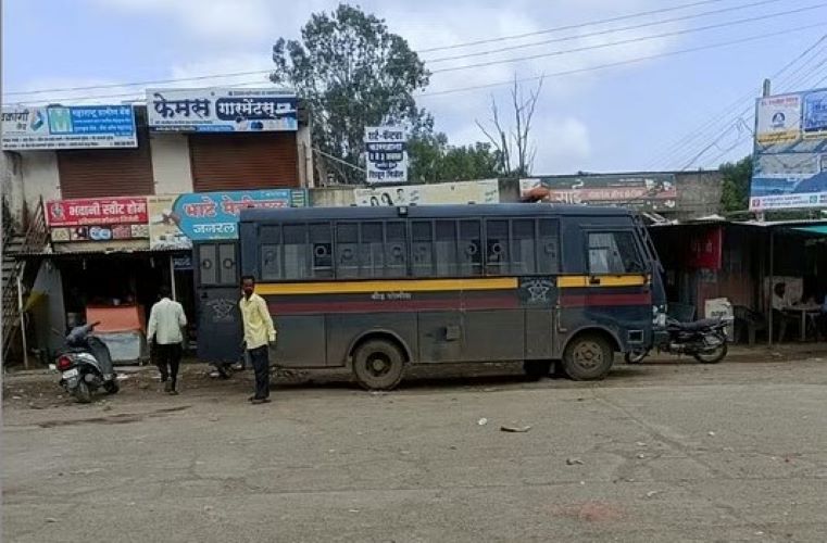 Two groups rioted in Beed for keeping Aurangzeb's status