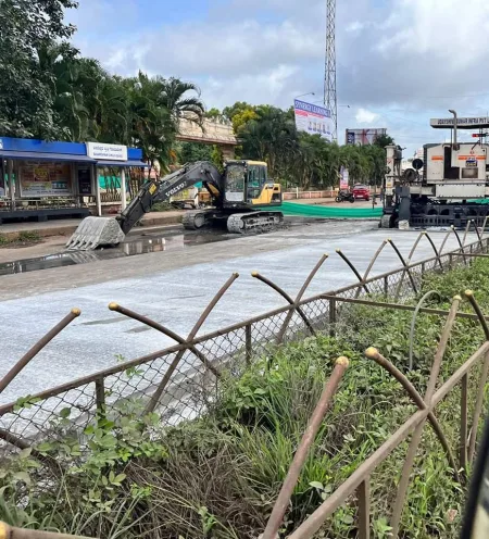 अखेर ‘त्या’ प्रलंबित रस्ता विकास कामाला सुरुवात … Finally 'that' pending road development work started...