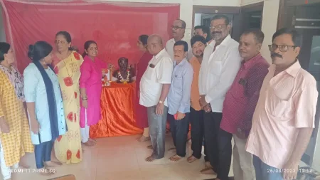 मंत्री दीपक केसरकरांच्या कार्यालयात धर्मवीर आनंद दिघेंचा स्मृतिदिन साजरा