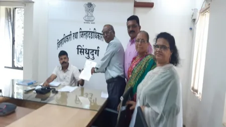 मणिपूर येथील घटनेच्या विरुद्ध सिंधुदुर्ग जिल्हा सेवानिवृत्त सैनिक संघाने केला निषेध