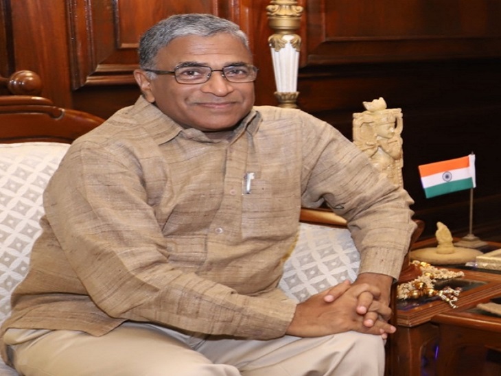 Harivansh was dropped from the executive committee of Sanjad