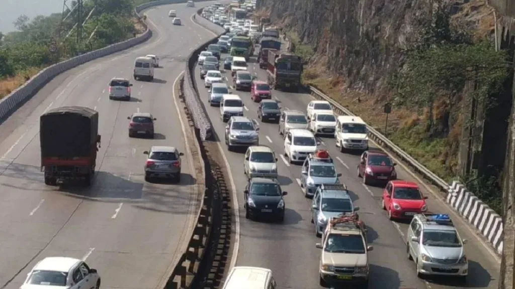 two hour block in the afternoon on the Pune-Mumbai Expressway
