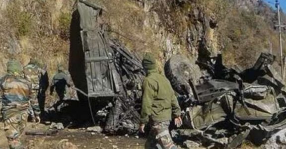 9 soldiers killed in an accident in Ladakh