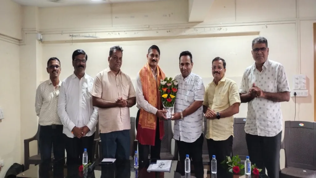 केमिस्टअसोसिएशनचे मुंबई झोन सहसचिव आनंद रासम यांचा सत्कार