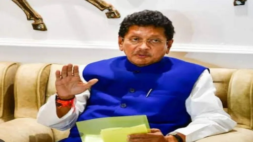 शिक्षणमंत्री दीपक केसरकर यांना सिंधुदुर्ग जिल्ह्याच्या ध्वजारोहणाचा मान !