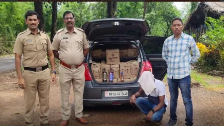 बेकायदा दारू वाहतूक प्रकरणी कोलगाव येथील तरुणास अटक !