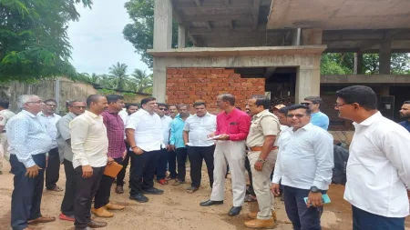 मालवण एसटी स्टँडच्या नवीन इमारतीच्या कामाची आ. वैभव नाईक यांनी केली पाहणी