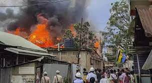 मणिपूरमध्ये कायदा-सुव्यवस्था कोसळली Law and order collapsed in Manipur