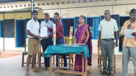 महसूल सप्ताह निमित्त मसुरे मध्ये विविध दाखल्यांचे वितरण