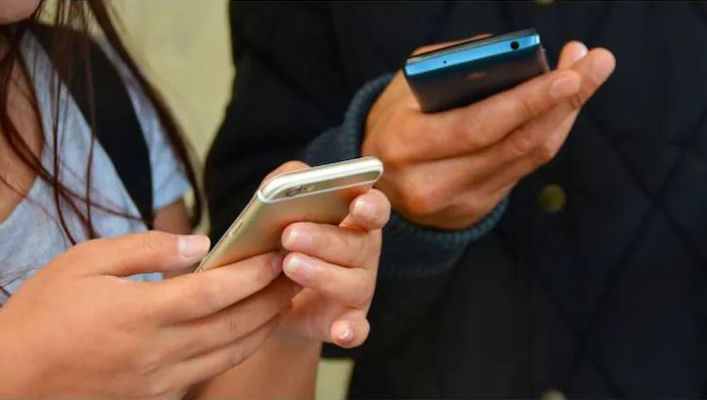 3.74 lakh mobile users increased in the country