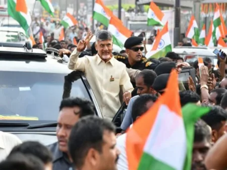 रालोआत परतण्याचा निर्णय योग्यवेळी घेऊ We will decide to return to Raloa at the right time