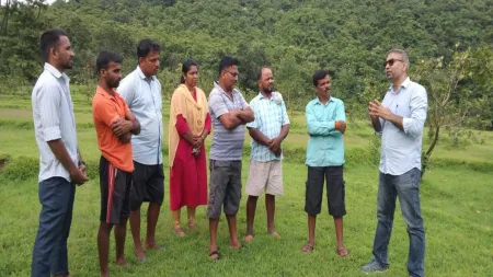 वातावरण फाउंडेशनचे संचालक भगवान केशभट यांची नेमळे गावाला भेट !