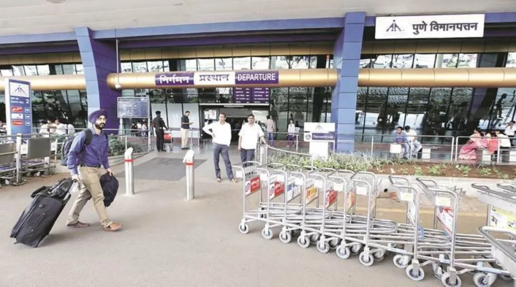 पुणे विमानतळ बॉम्बने उडविण्याची धमकी Pune airport bomb threat,