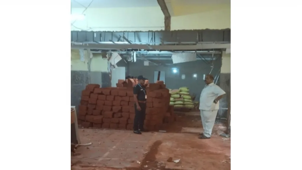 सिटीस्कॅन मशिन बसविण्याचे काम युद्ध पातळीवर !