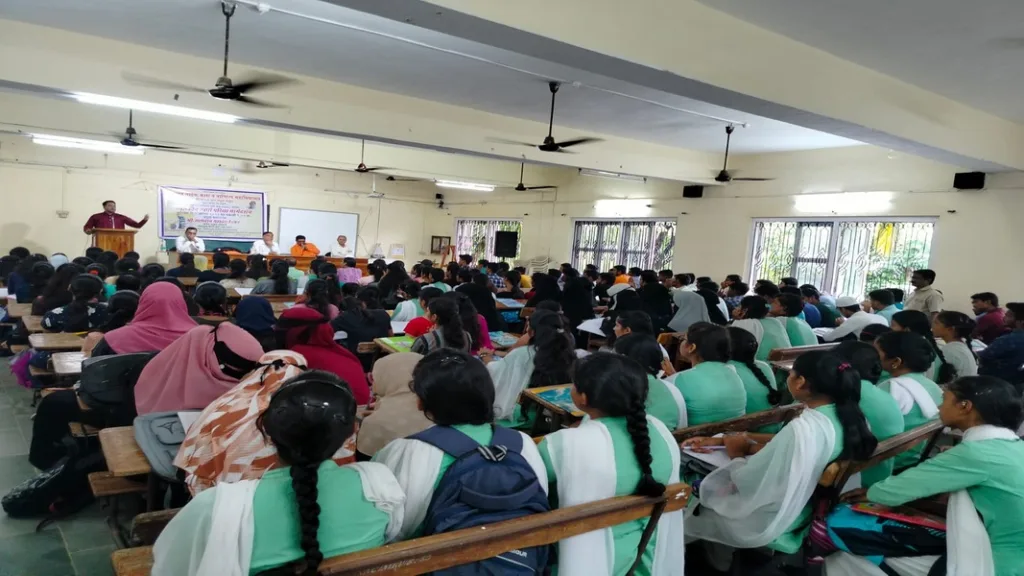 सिंधूपुत्र सत्यवान रेडकर यांच्या २०० व्याख्यानांचा झंझावात